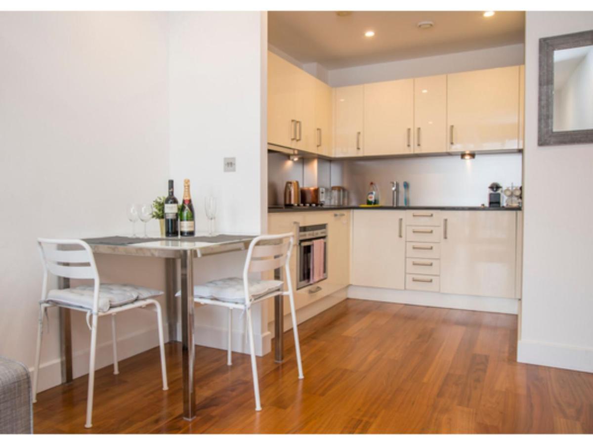 The Most Central Apartment In Cardiff Exterior photo